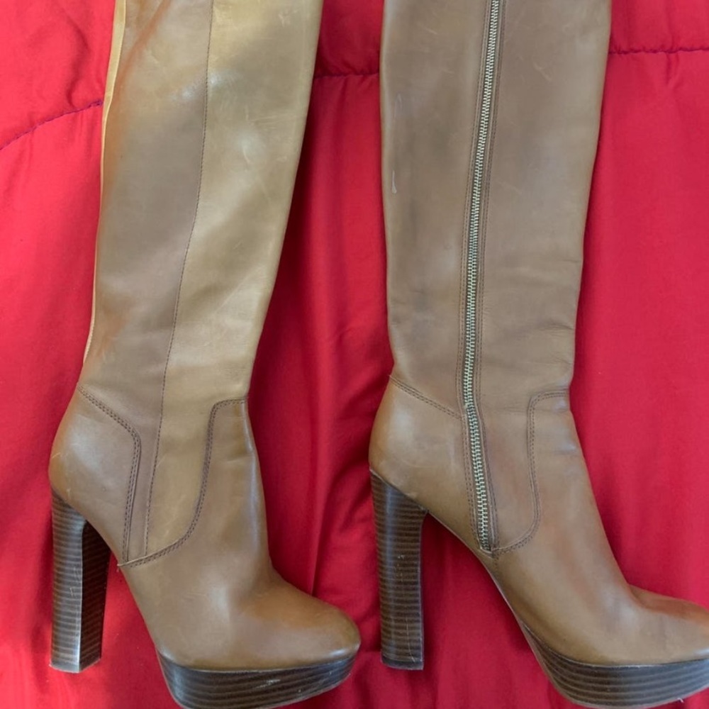 Michael Kors heeled leather boots - Picture 2 of 4